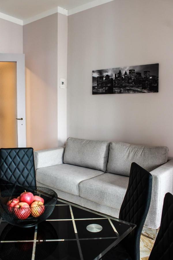 Giolitti Luxury Apartment Cuneo Exteriör bild